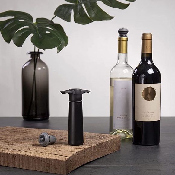 VacuVin Wine Saver Pump With Stoppers NWT - Picture 4 of 6